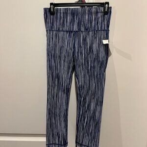GAP Fit Gfast cropped Navy and White Striped Leggings
